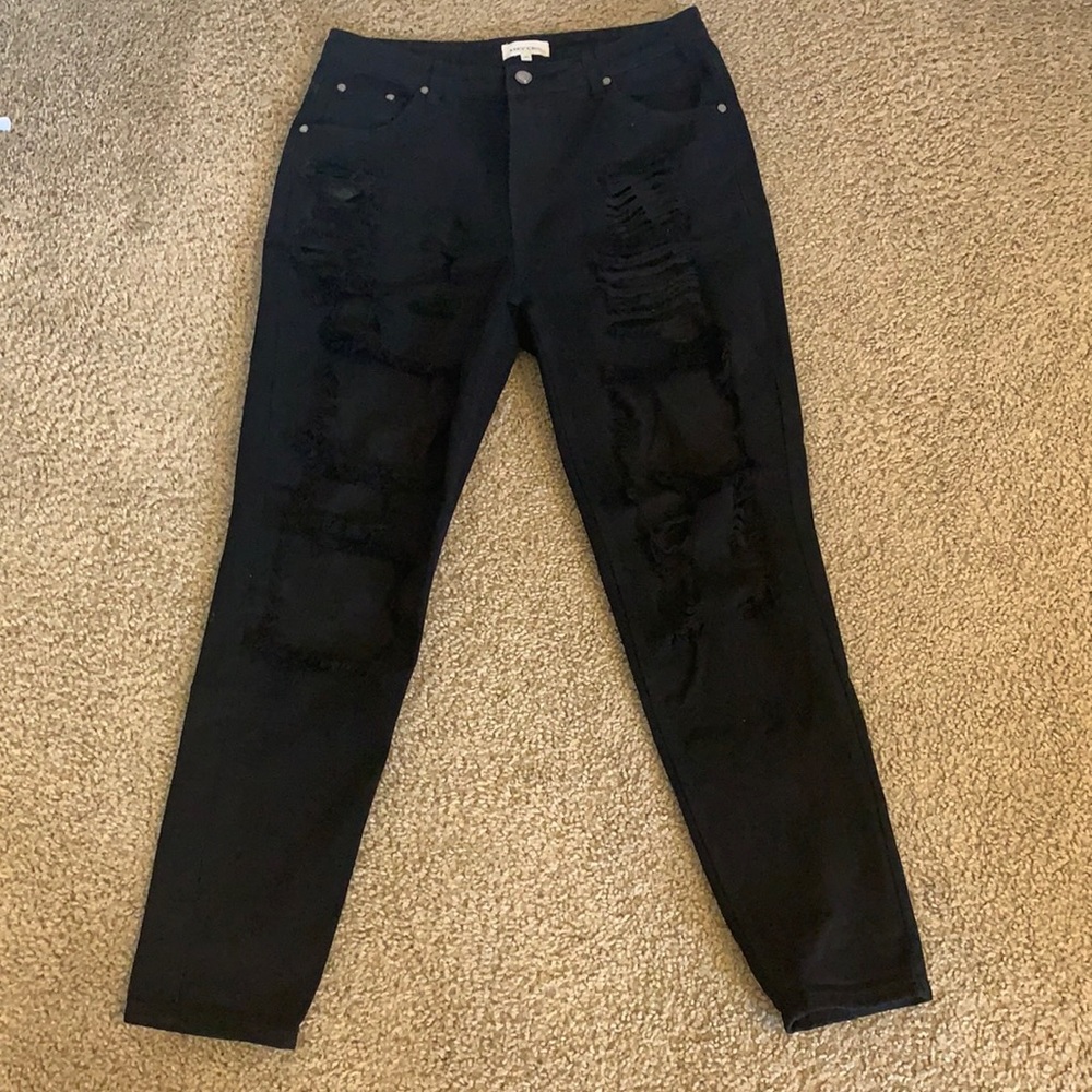 Distressed Boyfriend Jeans